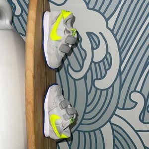 Nike MD Valiant sneaker, 4C in good condition